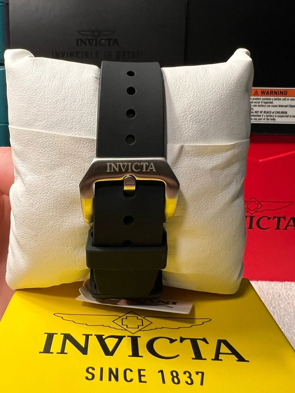 Invicta Racing Valyron Men’s Watch-41mm MOD-69779 Black & Red (NWT) Limited!!!
